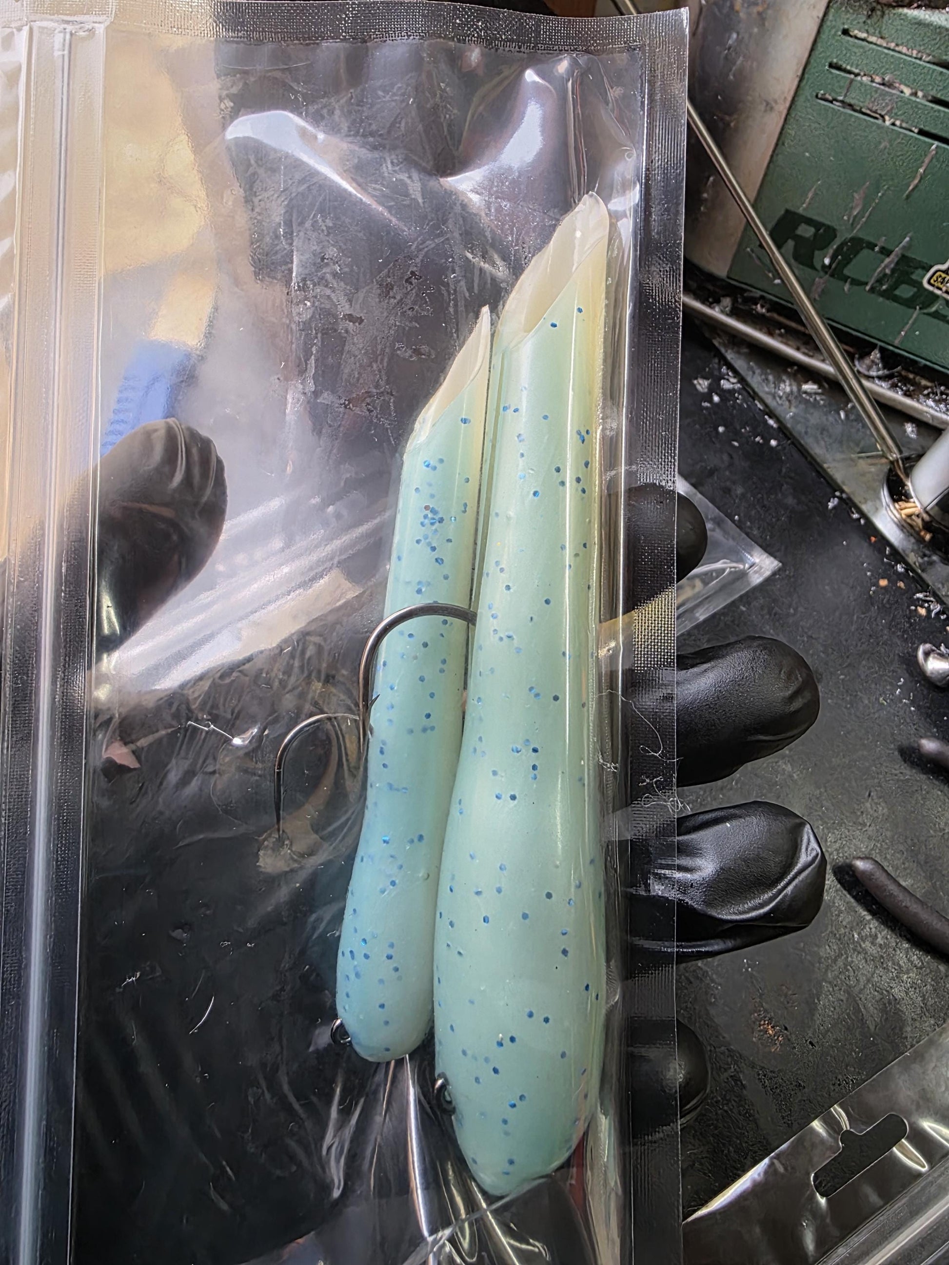 Clicker Tube Baits (2-Pack) OG Colors