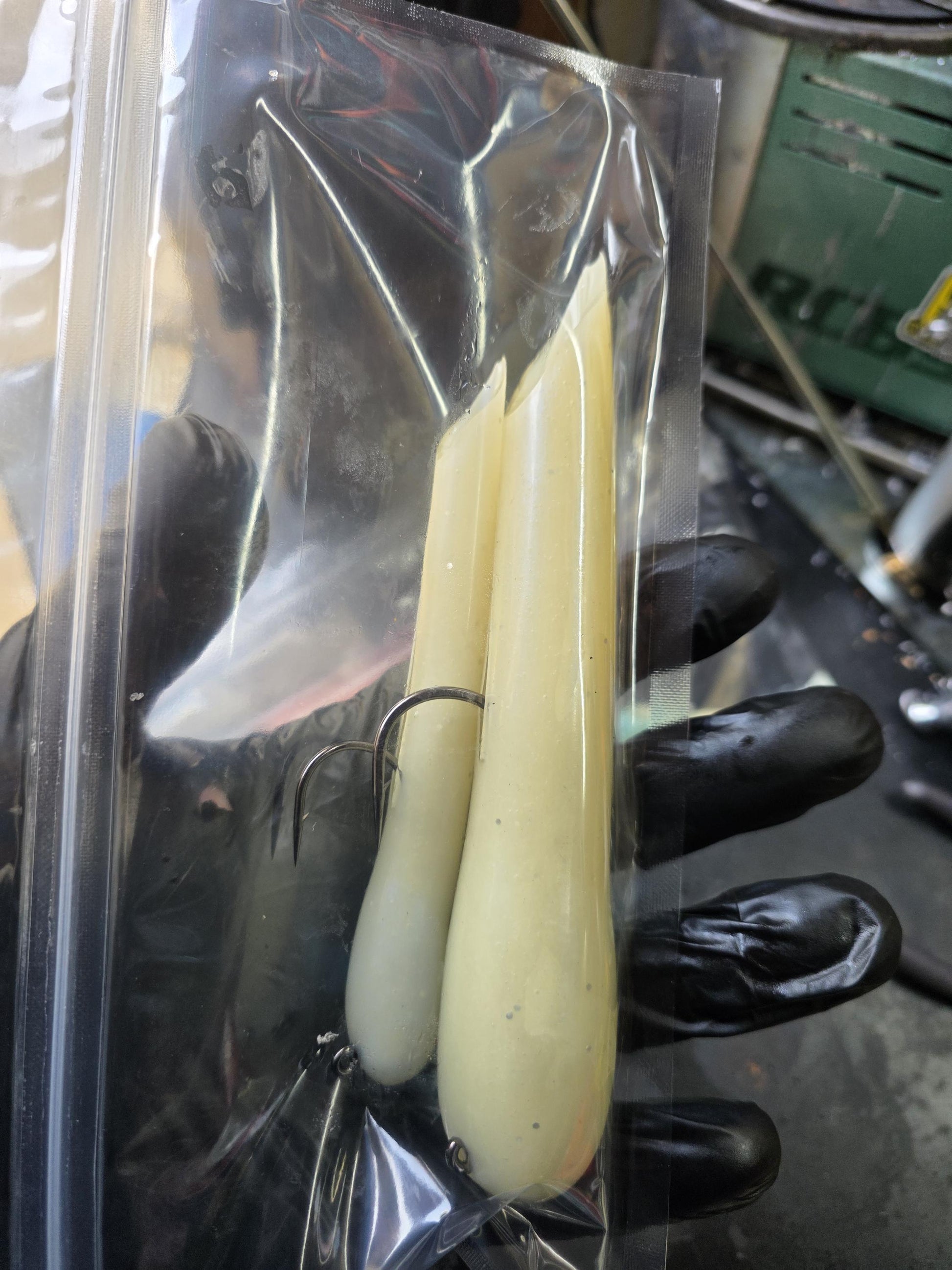 Clicker Tube Baits (2-Pack) OG Colors